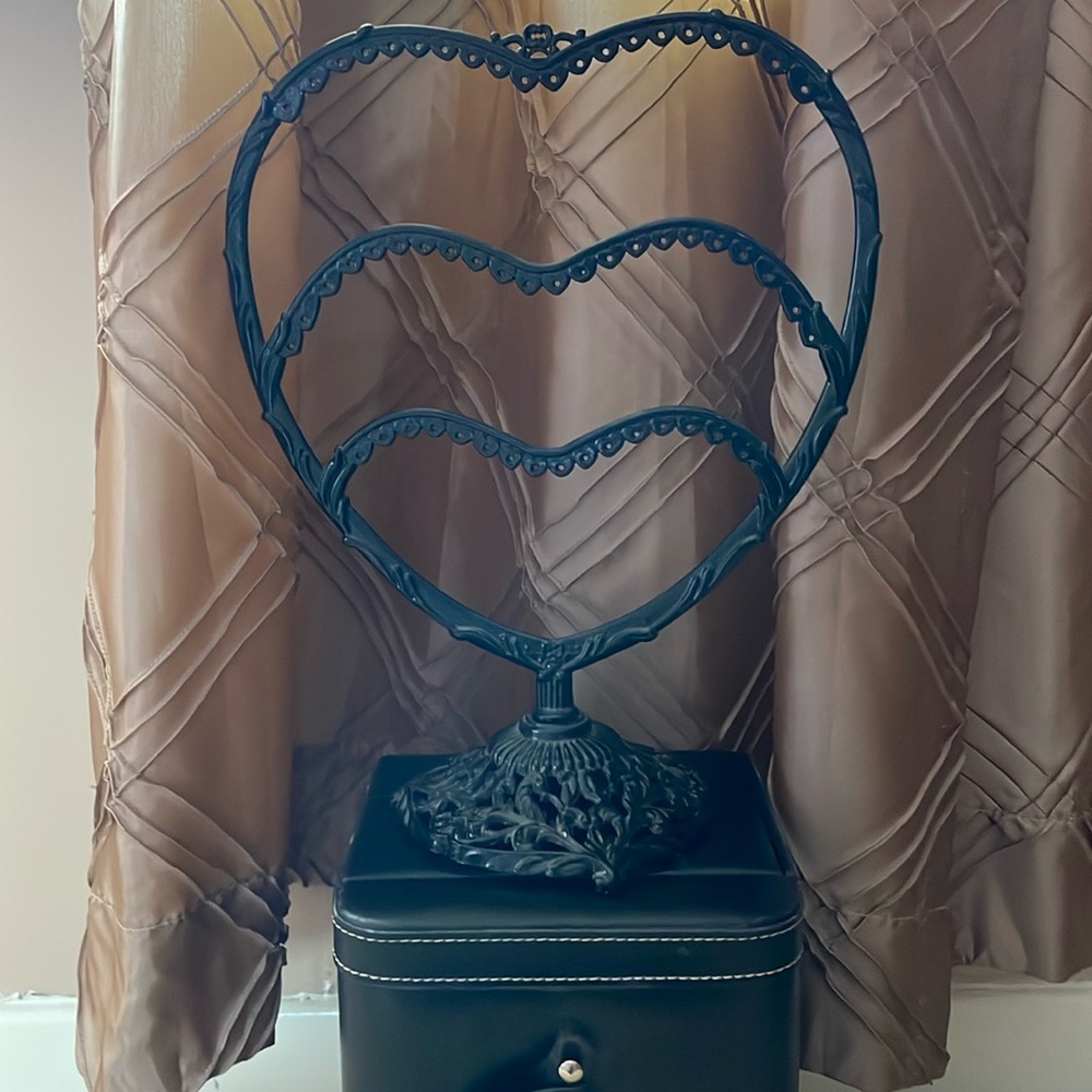 Heart shaped earring stand